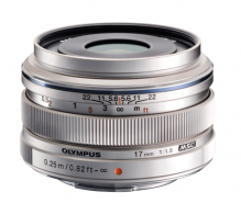 Objektiv Olympus EW-M1718 - 17mm f1.8 silver - Cashback 2 500 Kč  