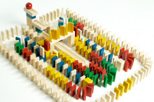Hračka EkoToys dřevěné domino barevné 830 ks 
